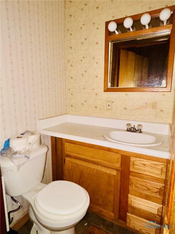 4136 Berwick Ave, Toledo, OH 43612 - bathroom featuring vanity and wallpapered walls