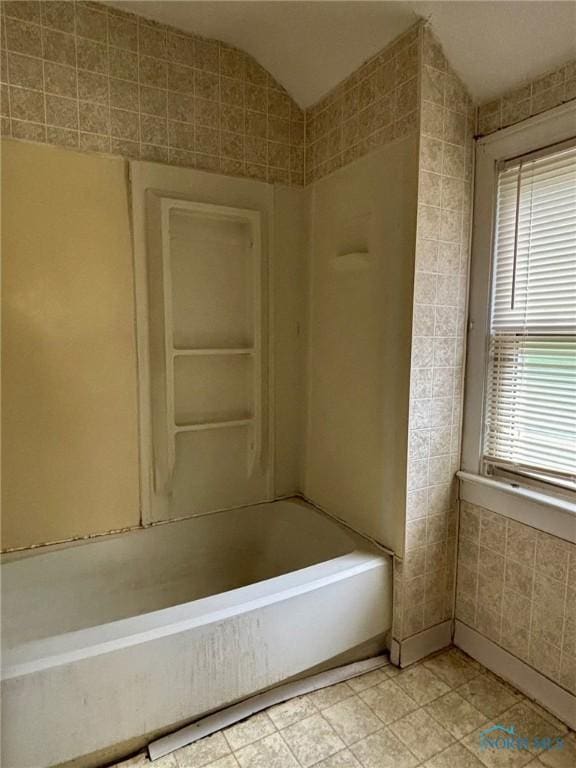 4136 Berwick Ave, Toledo, OH 43612 - full bath featuring  shower combination