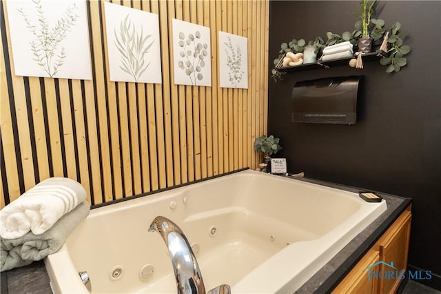 8411 Larch Rd, Toledo, OH 43617 - full bath featuring a tub with jets