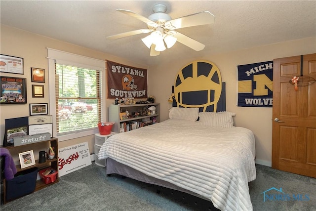 8411 Larch Rd, Toledo, OH 43617 - carpeted bedroom with ceiling fan