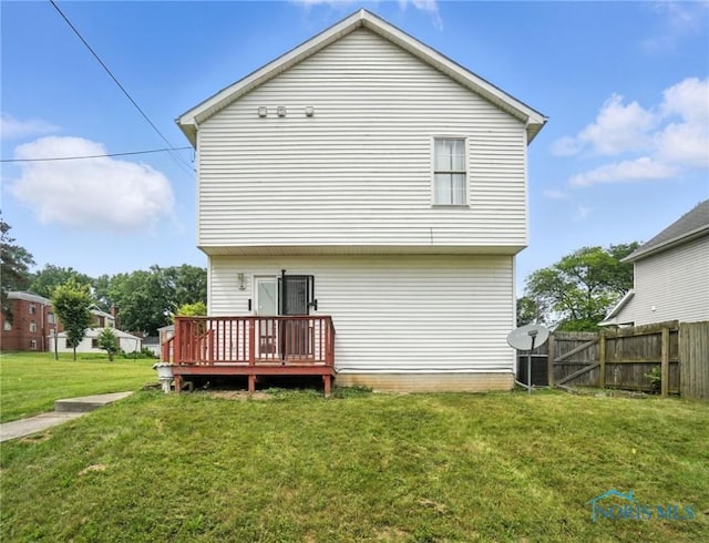 1939 Macomber St, Toledo, OH 43606 - back of property with a wooden deck