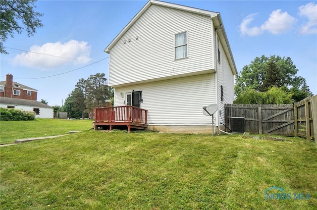 1939 Macomber St, Toledo, OH 43606 - rear view of house featuring a deck