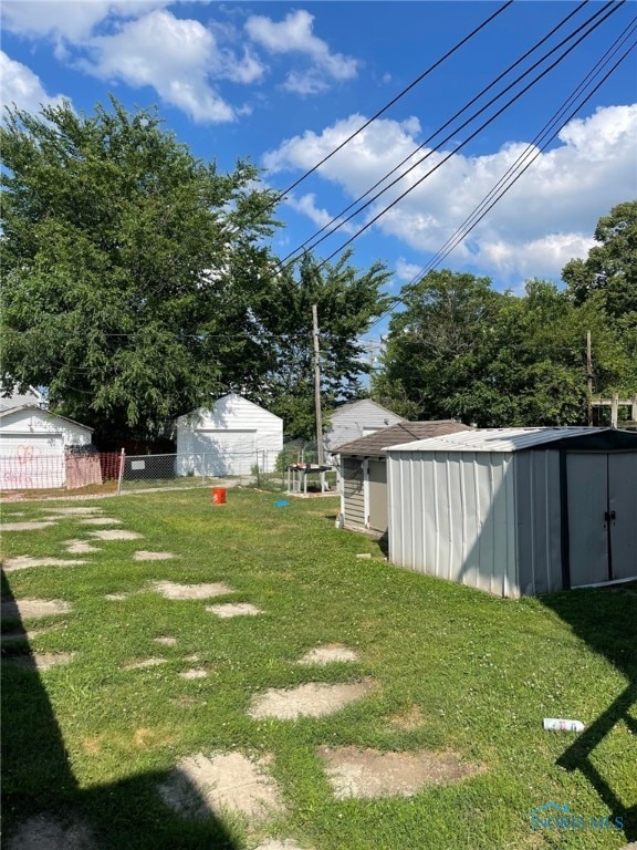 421 Oswald St, Toledo, OH 43605 - view of yard featuring a shed
