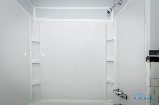 2517 Montebello Rd, Toledo, OH 43607 - bathroom with  shower combination