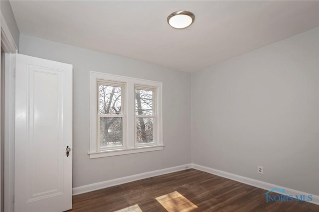 2517 Montebello Rd, Toledo, OH 43607 - empty room with dark wood-style flooring