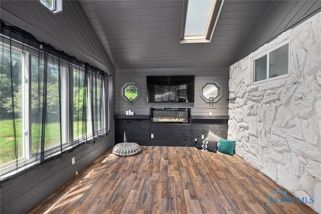 5201 Arbor Way, Sylvania, OH 43560 - sunroom / solarium featuring a skylight, lofted ceiling, and plenty of natural light