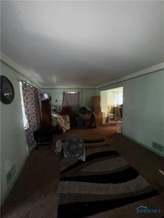 1421 N Ravine Pkwy, Toledo, OH 43605 - view of carpeted living area