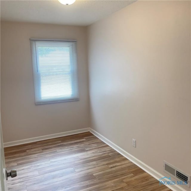 415 W Northgate Pkwy, Toledo, OH 43612 - unfurnished room with wood finished floors