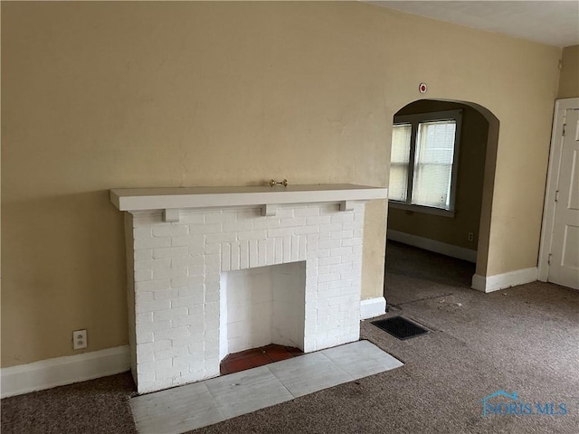 1623 W Central Ave, Toledo, OH 43606 - detailed view of carpet floors and arched walkways