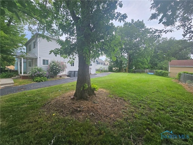 2916 Upton Ave, Toledo, OH 43606 - view of yard