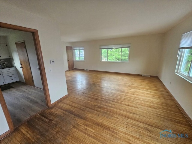 2916 Upton Ave, Toledo, OH 43606 - empty room featuring light wood-type flooring