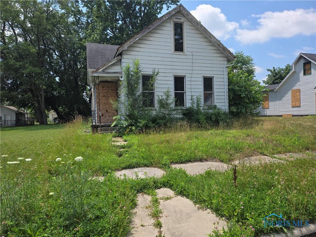 925 Colburn St, Toledo, OH 43609 - view of front of house