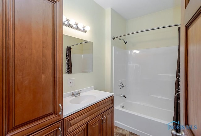 1333 Abbott Ave, Toledo, OH 43614 - full bath with shower / tub combo and vanity
