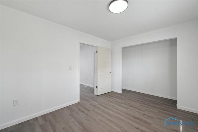 1155 Pinewood Ave, Toledo, OH 43607 - unfurnished room with wood finished floors