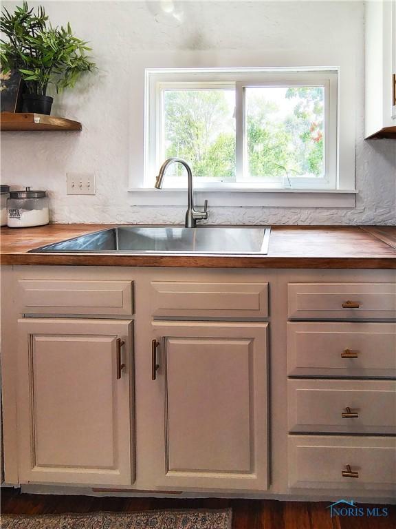 15740 Hill Rd, Defiance, OH 43512 - kitchen featuring healthy amount of natural light