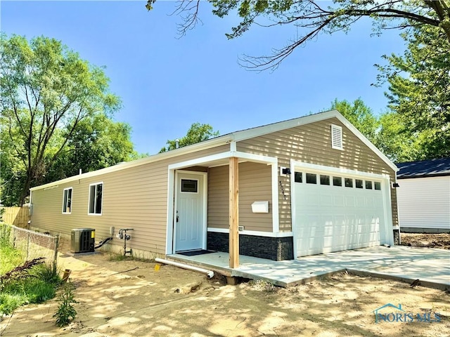 5040 Winona Dr, Toledo, OH 43613 - photo 1