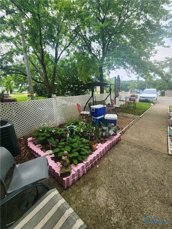 16 Prescott St, Toledo, OH 43620 - view of yard featuring a patio area and outdoor dining space