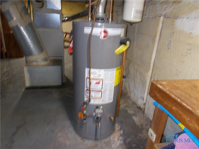 431 Fillmore St, Napoleon, OH 43545 - utility room with water heater