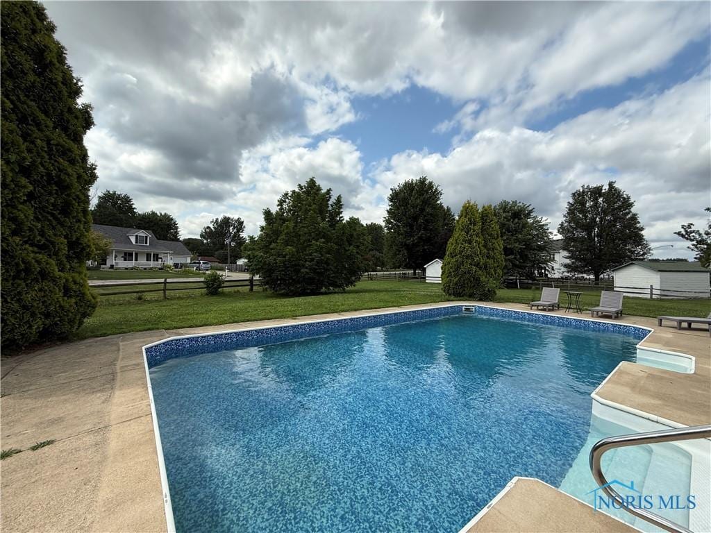 7812 Ginger Gold Dr, Holland, OH 43528 - photo 2