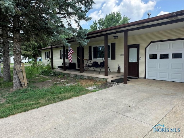 661 Wood Dr, Montpelier, OH 43543 - photo 2