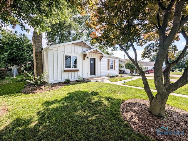 375 W Thomas St, Fostoria, OH 44830 - photo 1