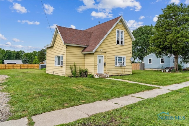 912 Mcdougal St, Fostoria, OH 44830 - photo 1