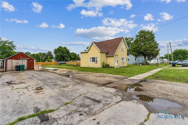 912 Mcdougal St, Fostoria, OH 44830 - photo 4