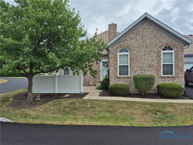 2231 Fox Run Cir, Findlay, OH 45840 - photo 1
