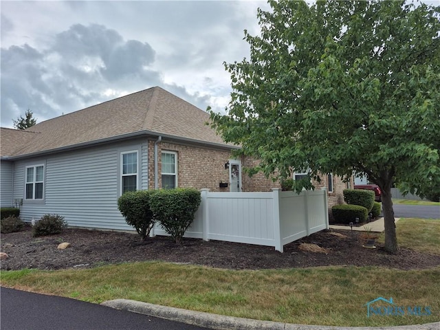 2231 Fox Run Cir, Findlay, OH 45840 - photo 2
