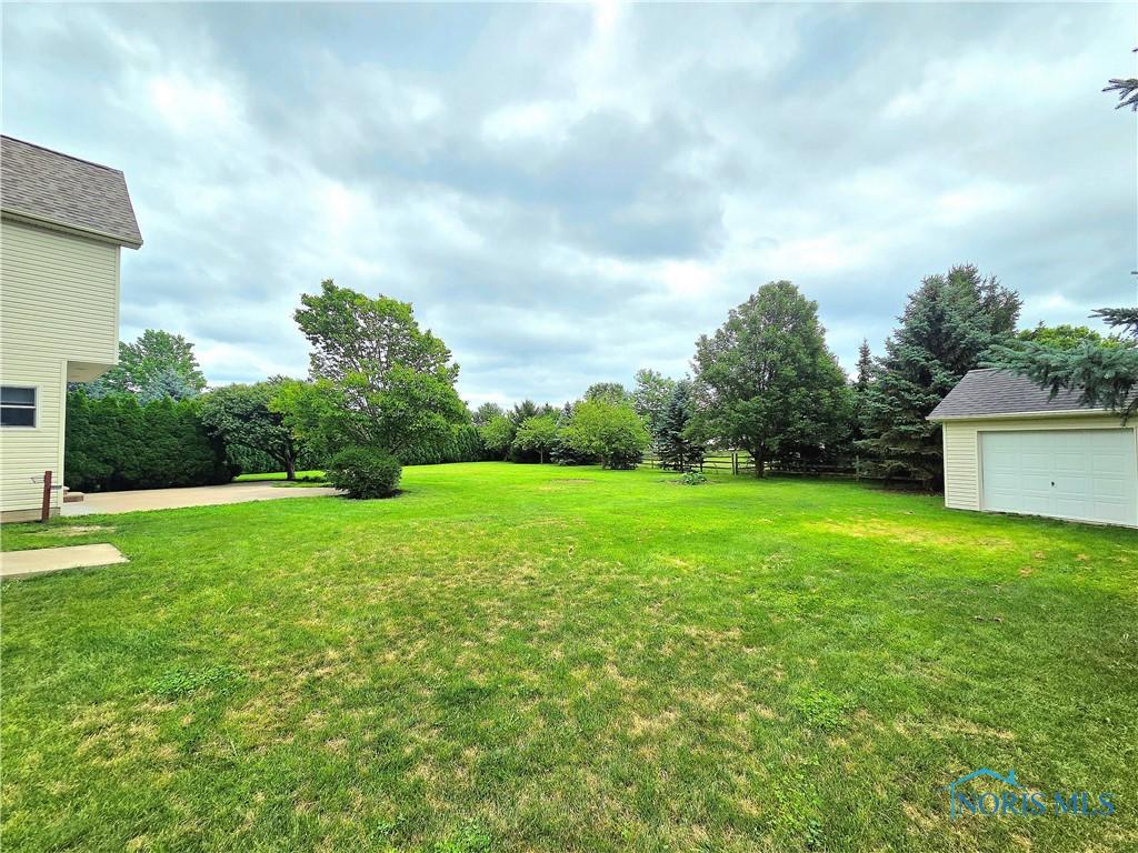 7135 Rolling Meadow Ln, Maumee, OH 43537 - photo 3