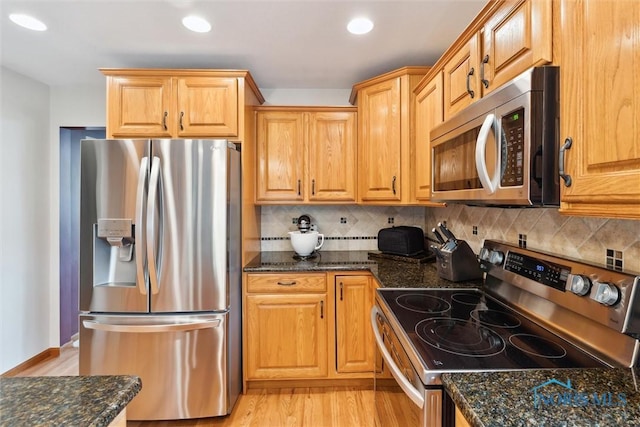 608 E Park Way, Oregon, OH 43616 - photo 17