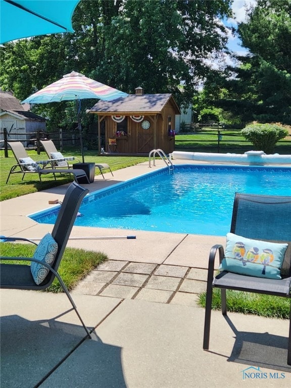 7047 Crosscreek Dr, Maumee, OH 43537 - photo 4