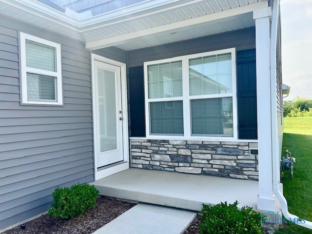 5008 Comstock Dr, Sylvania, OH 43560 - photo 2