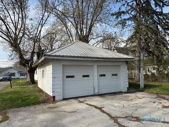 319 W High St, Hicksville, OH 43526 - photo 4