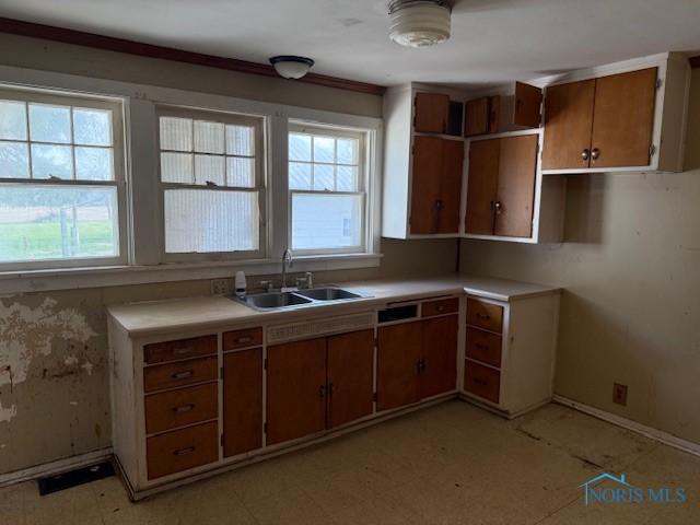 319 W High St, Hicksville, OH 43526 - photo 10