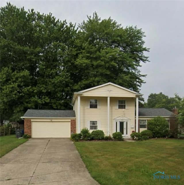 1938 Woodlore Dr, Toledo, OH 43614 - photo 1