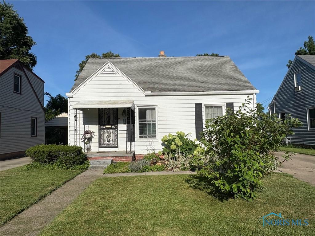536 Clifton Blvd, Toledo, OH 43607 - photo 1