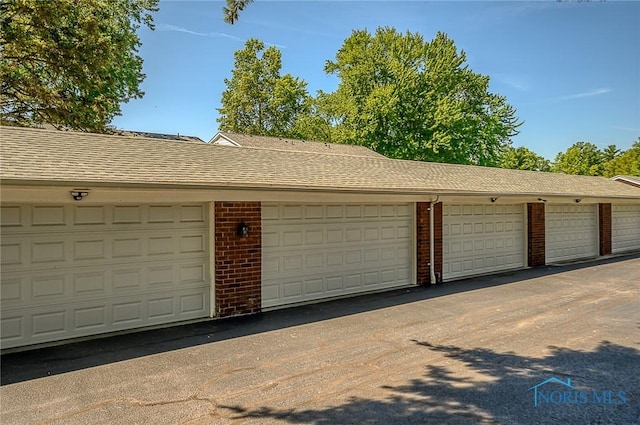 6543 Kingsbridge Dr Unit 8, Sylvania, OH 43560 - photo 3
