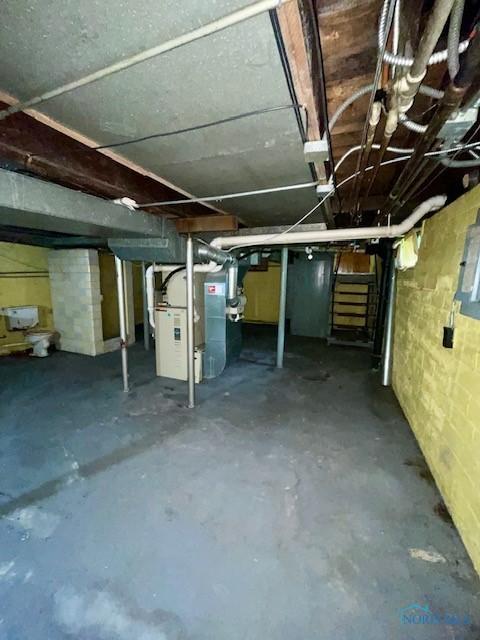 1431 Indiana Ave, Toledo, OH 43607 - photo 33