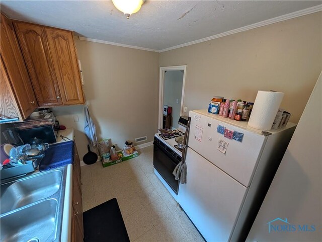 2146 Wyndhurst Rd, Toledo, OH 43607 - photo 14