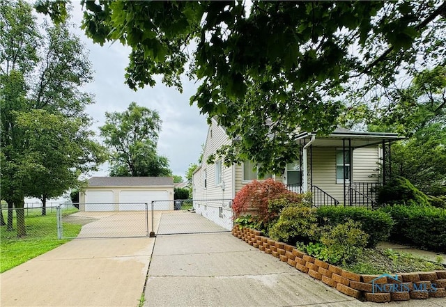 5609 Camberley Dr, Toledo, OH 43615 - photo 2