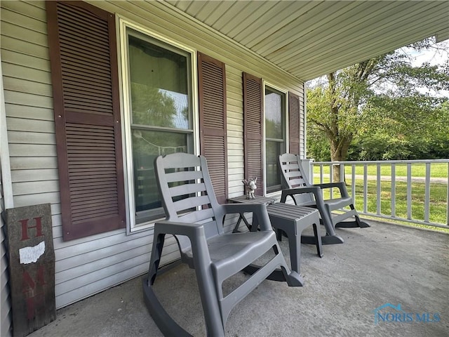 302 S Pine St, Deshler, OH 43516 - photo 2