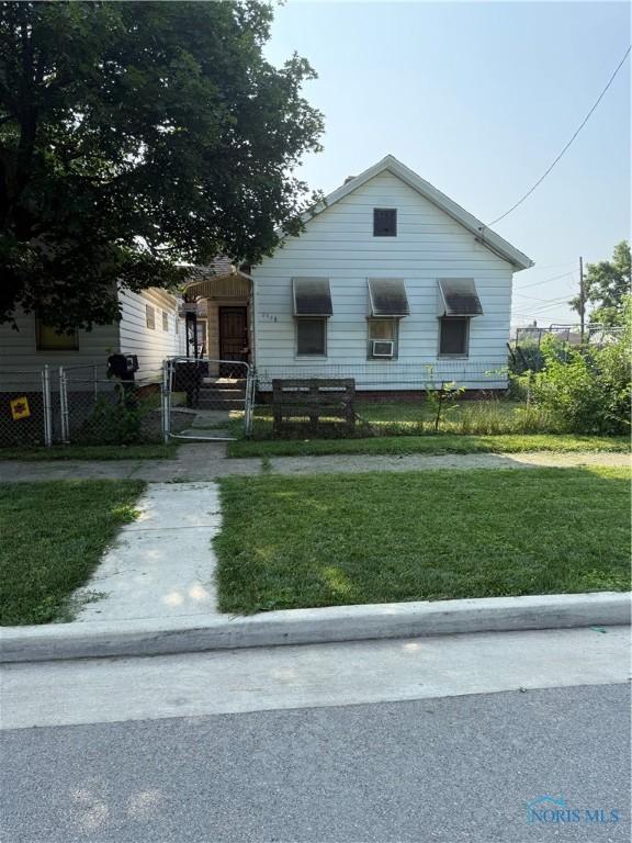 2938 Chase St, Toledo, OH 43611 - photo 4
