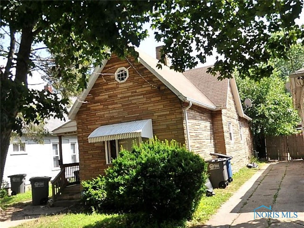 222 Dexter St, Toledo, OH 43608 - photo 1