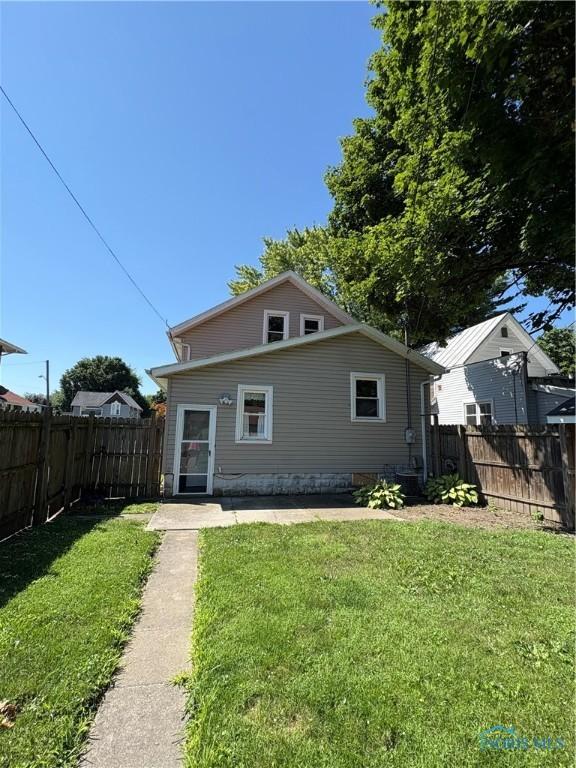 130 Summit St, Fostoria, OH 44830 - photo 20
