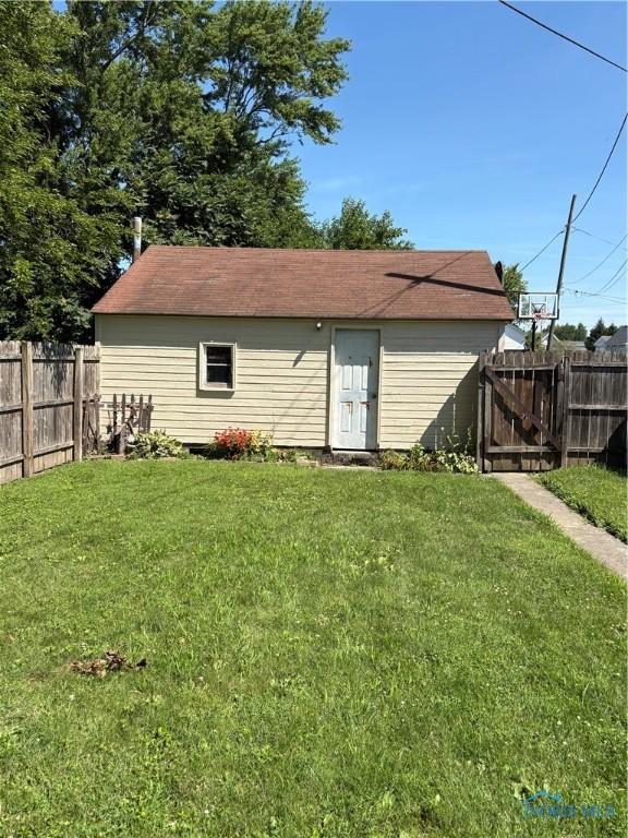 130 Summit St, Fostoria, OH 44830 - photo 21
