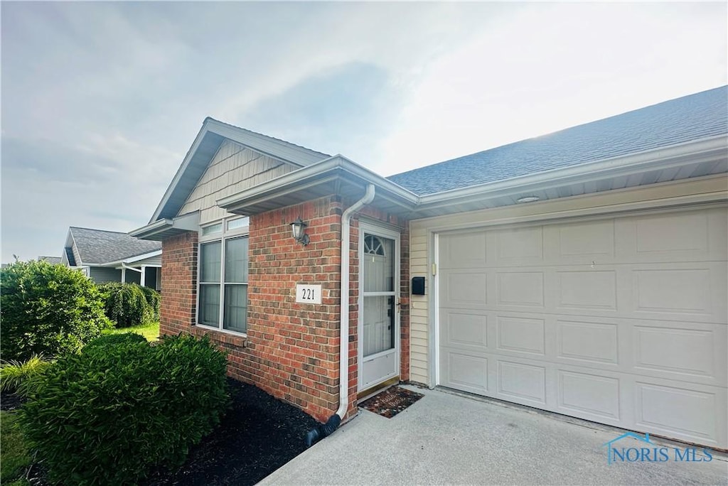 221 Chelsea Dr, Defiance, OH 43512 - photo 3