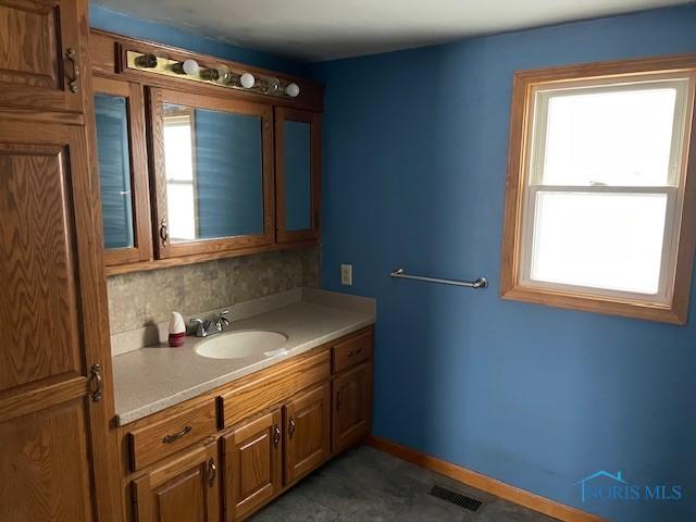 320 E Baldwin Ave, Paulding, OH 45879 - photo 10