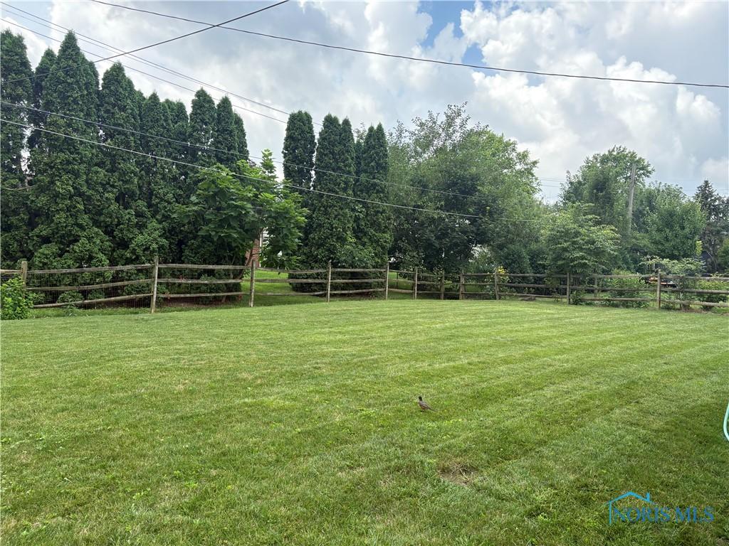 813 Hamilton Ct, Bowling Green, OH 43402 - photo 3