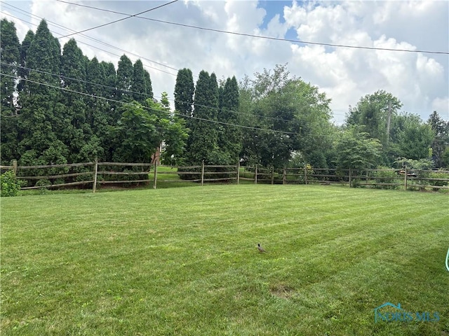 813 Hamilton Ct, Bowling Green, OH 43402 - photo 3